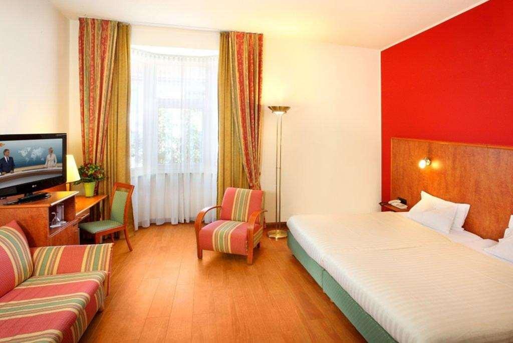 1, 2, Sleep Boardinghouse Unterschleissheim Zentrum Quarto foto