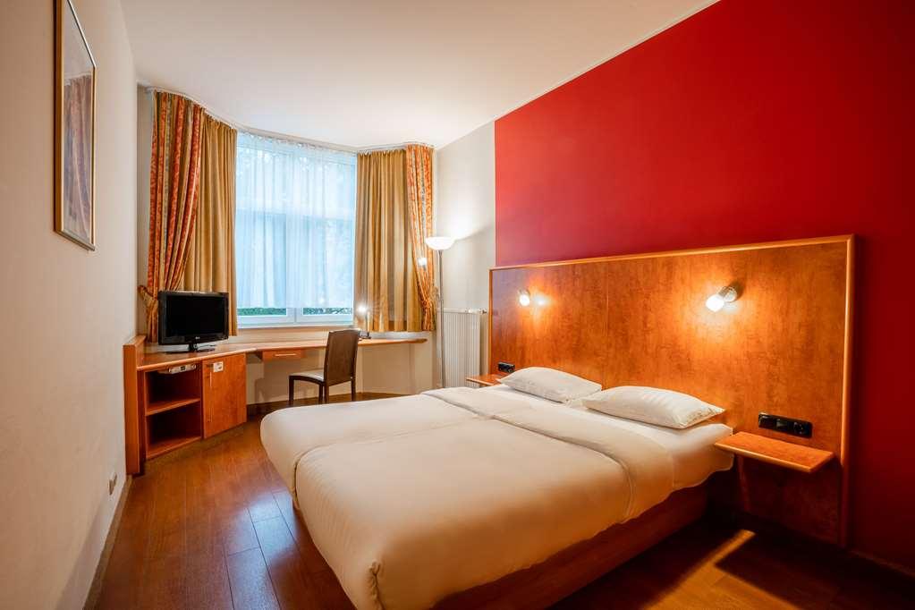 1, 2, Sleep Boardinghouse Unterschleissheim Zentrum Quarto foto