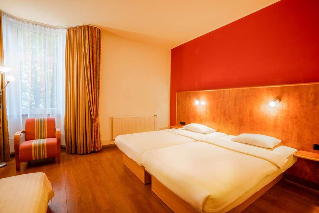 1, 2, Sleep Boardinghouse Unterschleissheim Zentrum Quarto foto
