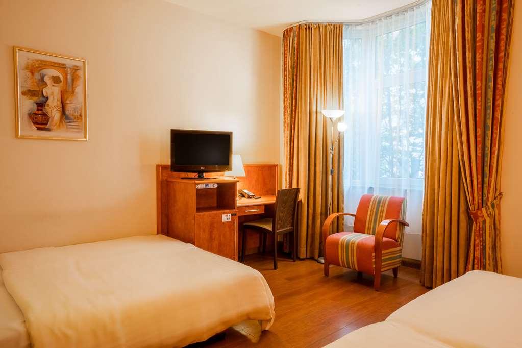 1, 2, Sleep Boardinghouse Unterschleissheim Zentrum Quarto foto