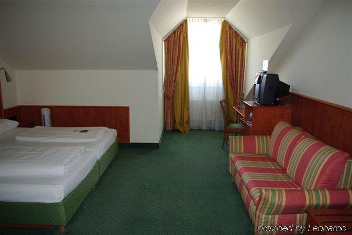 1, 2, Sleep Boardinghouse Unterschleissheim Zentrum Exterior foto